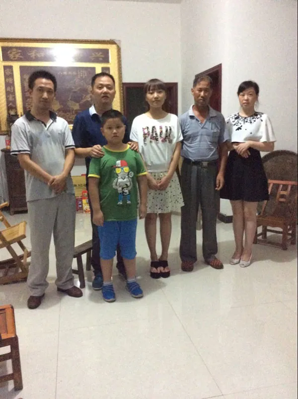爱心奉献 圆梦学子 Love and Dedication, Achieving Dreams for Students