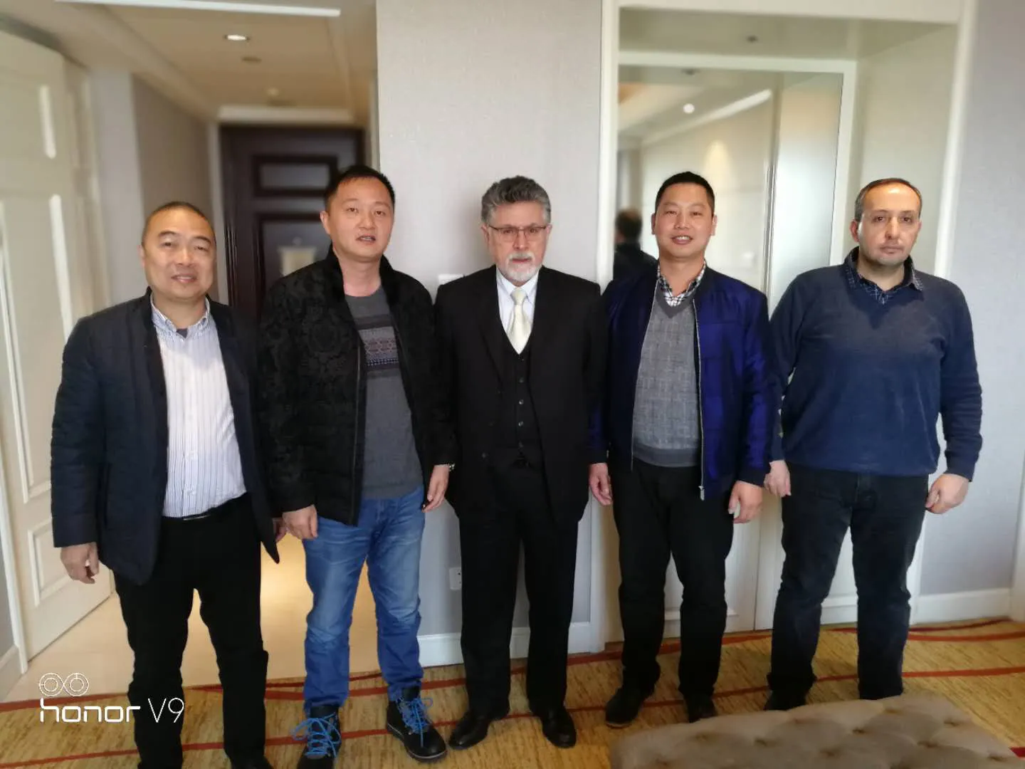 津龙公司与欧洲客商会谈 津龙公司与欧洲客商会谈